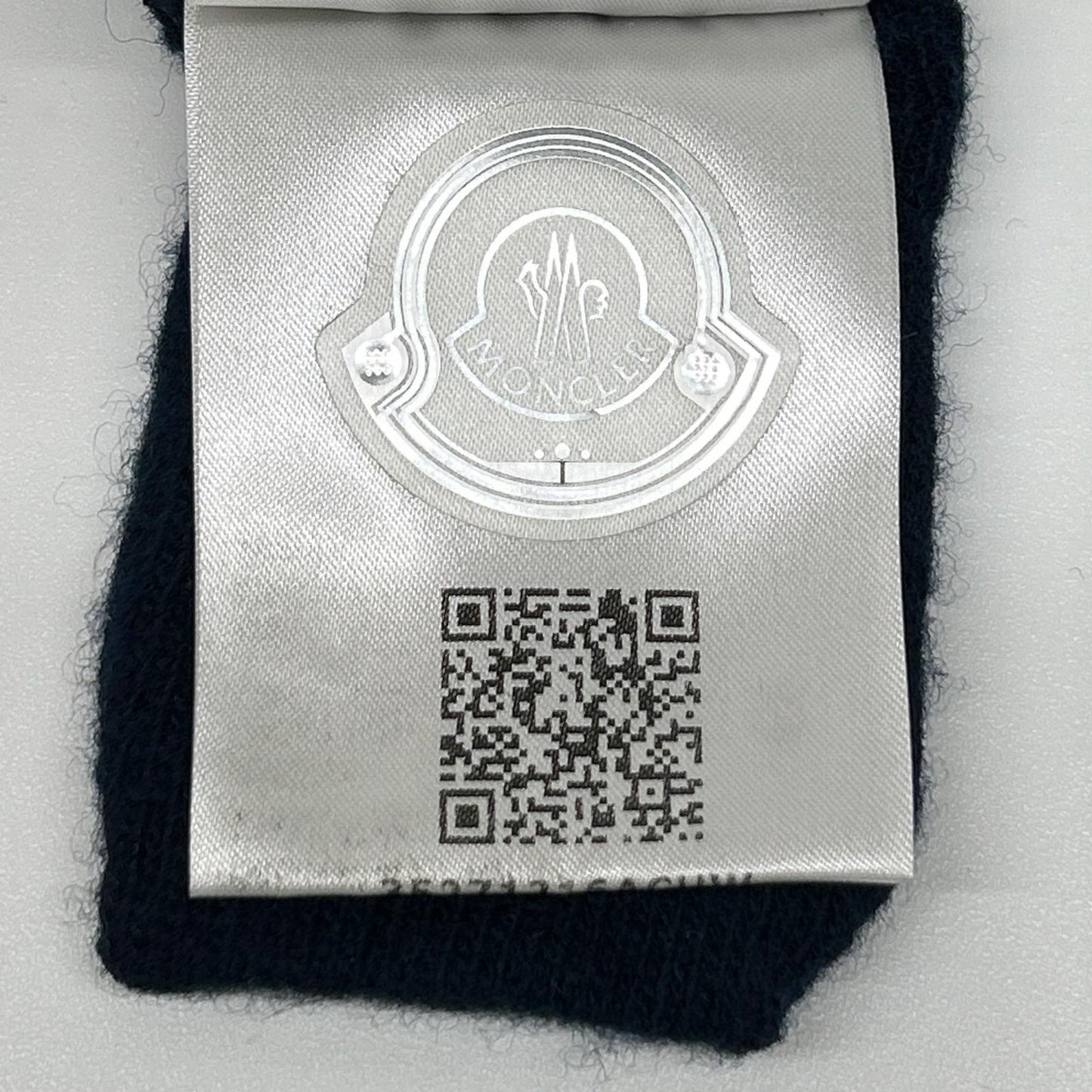 MONCLER モンクレール 22年製 SCOLLO A V TRICOT ネイビー ウール100 Vネック ロゴワッペン ニットプルオーバー トップス
