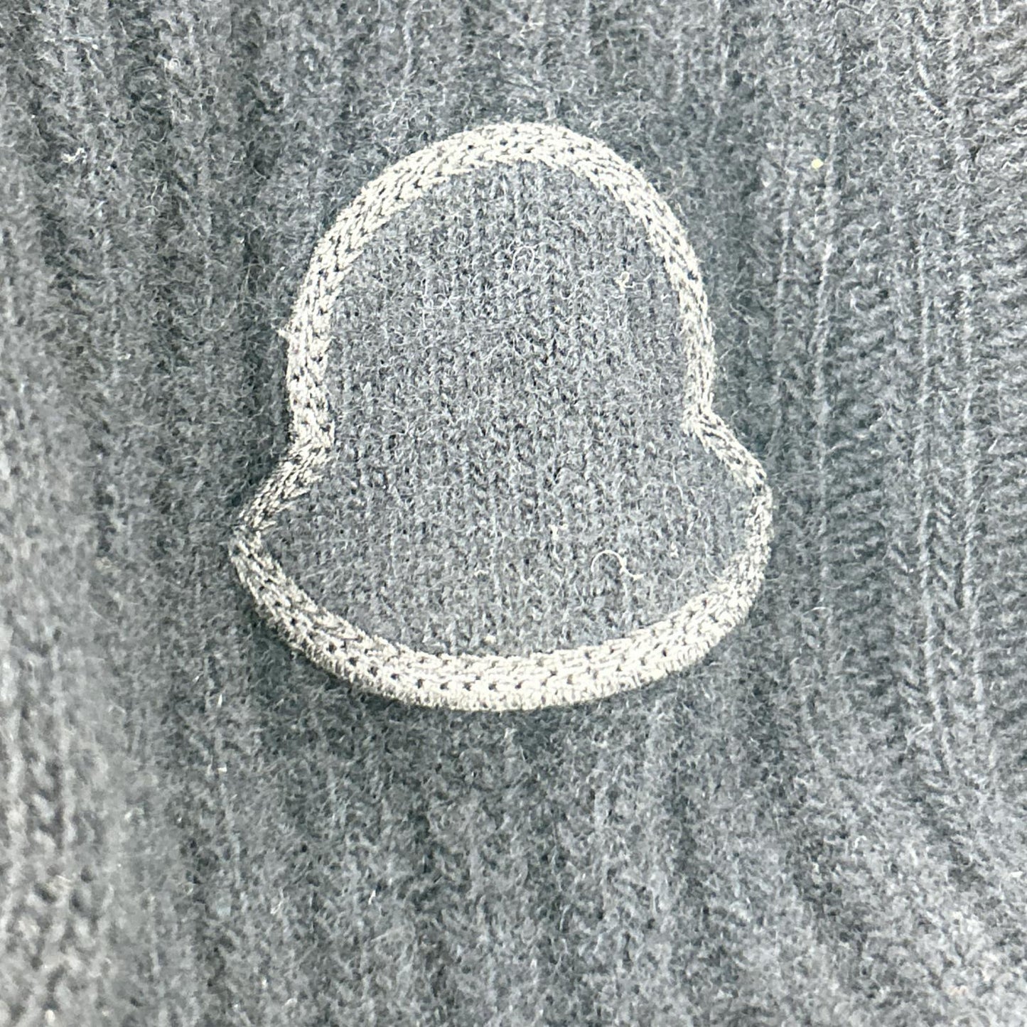 MONCLER モンクレール 22年製 SCOLLO A V TRICOT ネイビー ウール100 Vネック ロゴワッペン ニットプルオーバー トップス