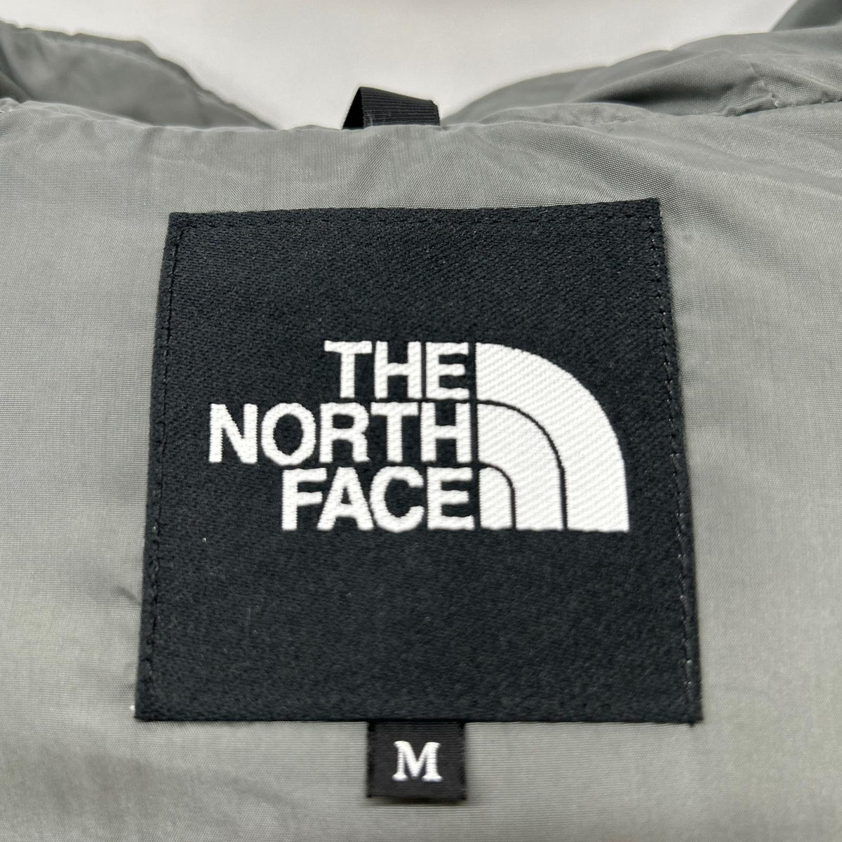 THE NORTH FACE ノースフェイス ND92559 グレー Nuptse Hoodie ヌプシフーディー ダウンジャケット ジャケット