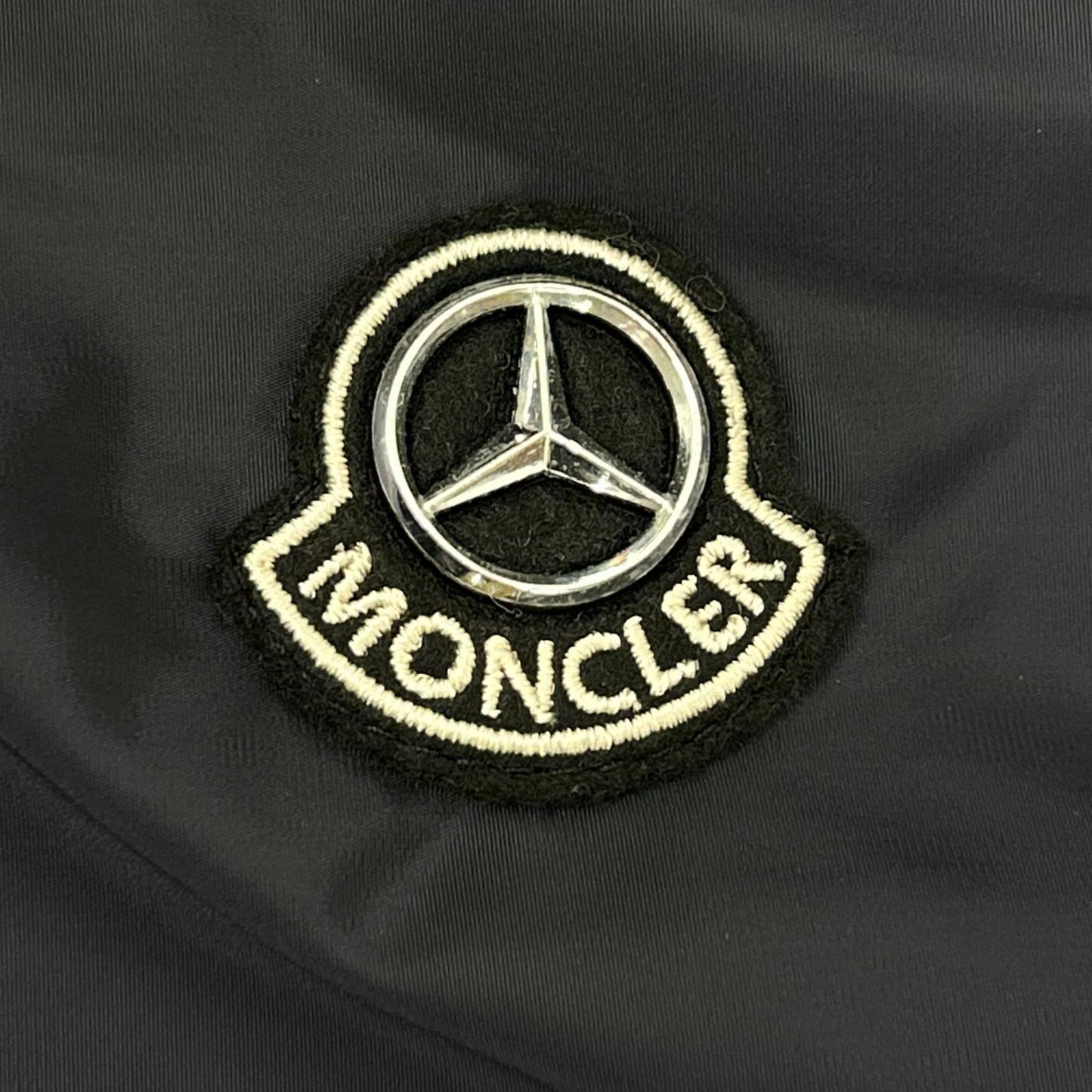 MONCLER モンクレール 【GENIUS】×MERCEDES-BENZ BY NIGO 25SS BERMUDA ダークネイビー カーゴポケット テクニカルナイロンショーツ ボトムス