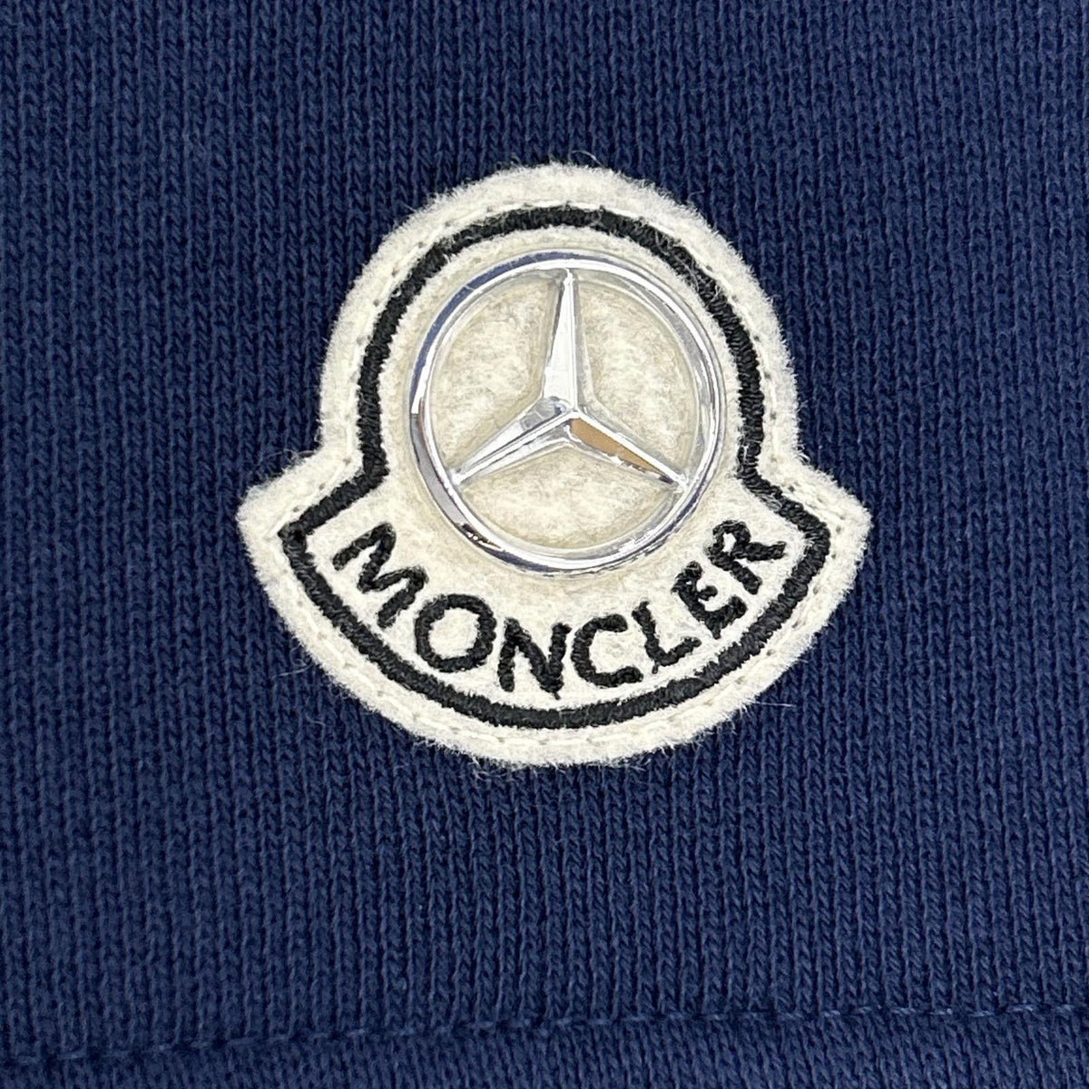 MONCLER モンクレール 【GENIUS】×MERCEDES-BENZ BY NIGO 25SS SHORTS ネイビー×イエロー コットン ロゴ刺繍 スウェットショーツ ボトムス