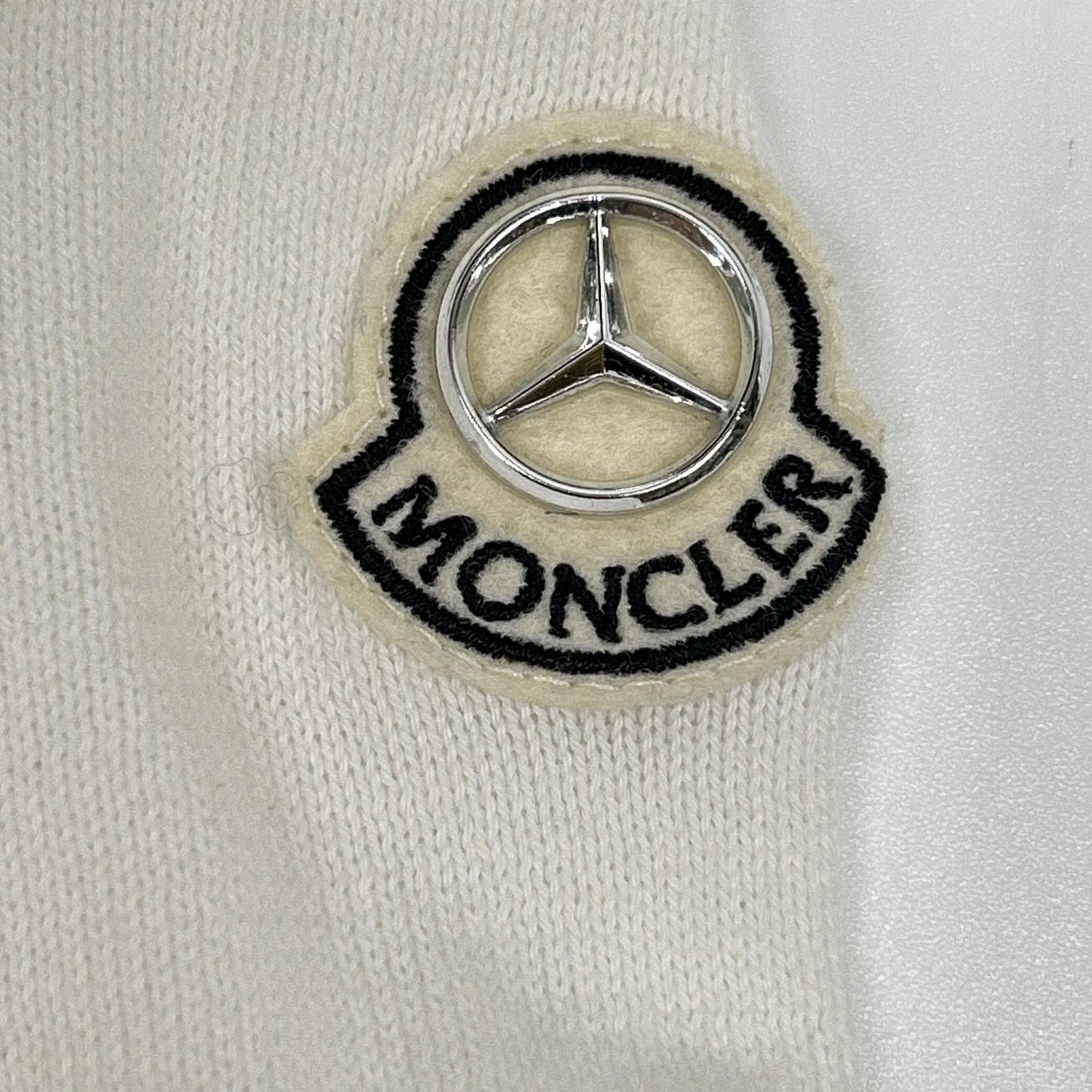 MONCLER モンクレール 【GENIUS】×MERCEDES-BENZ BY NIGO 25SS GIROCOLLO TRICOT ホワイト アーカイブフォトプリント コットンニットプルオーバー トップス