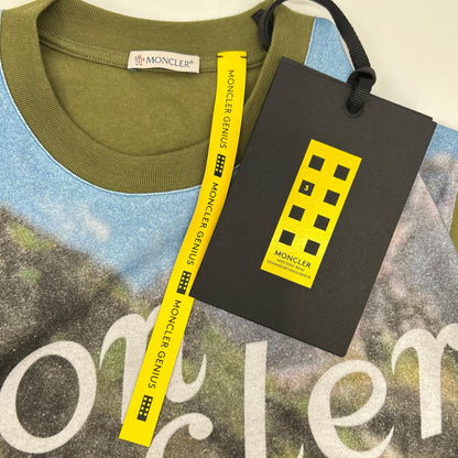 MONCLER モンクレール 【GENIUS】×MERCEDES-BENZ BY NIGO 25SS SS T-SHIRT カーキ コットン アーカイブフォトプリント Tシャツ トップス