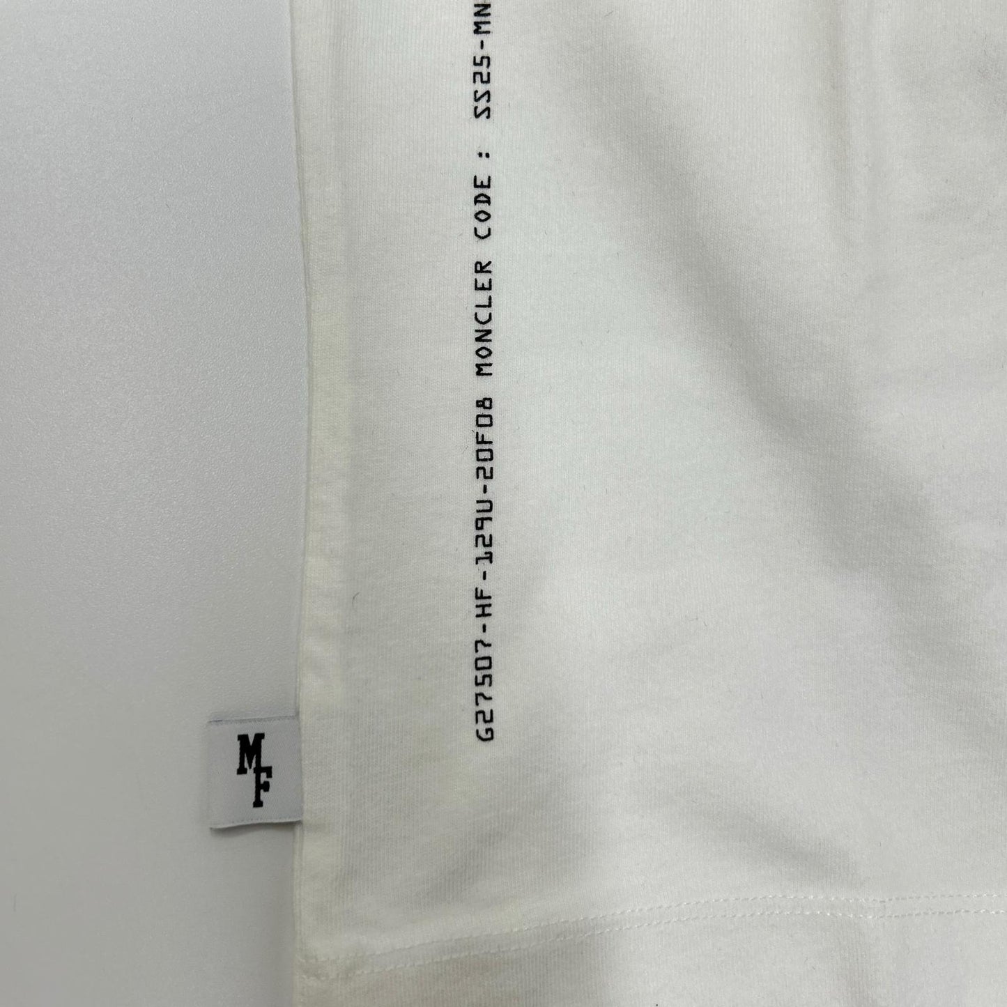 MONCLER モンクレール 【GENIUS】×FRAGMENT HIROSHI FUJIWARA 25SS LS T-SHIRT ホワイト コットン キャットロゴ ロングスリーブカットソー トップス