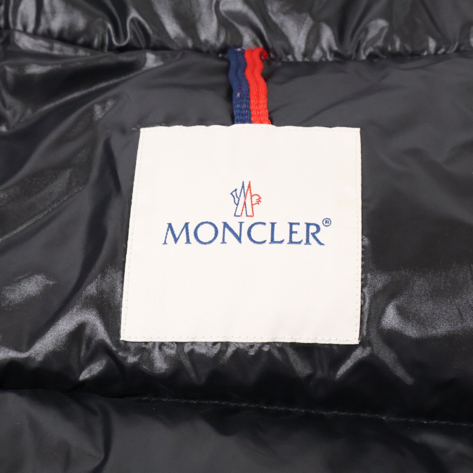 MONCLER モンクレール 新品同様 BORN TO PROTECT DAMGAN リサイクルナイロン バックレタリング ショートダウンジャケット ジャケット