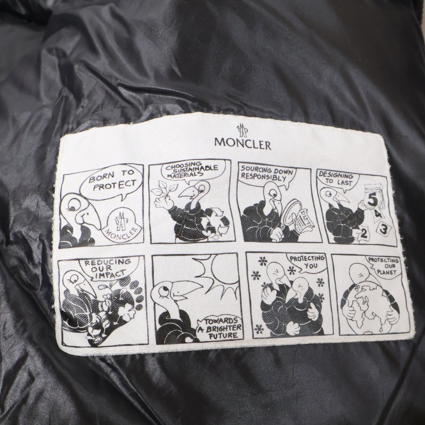 MONCLER モンクレール 新品同様 BORN TO PROTECT DAMGAN リサイクルナイロン バックレタリング ショートダウンジャケット ジャケット