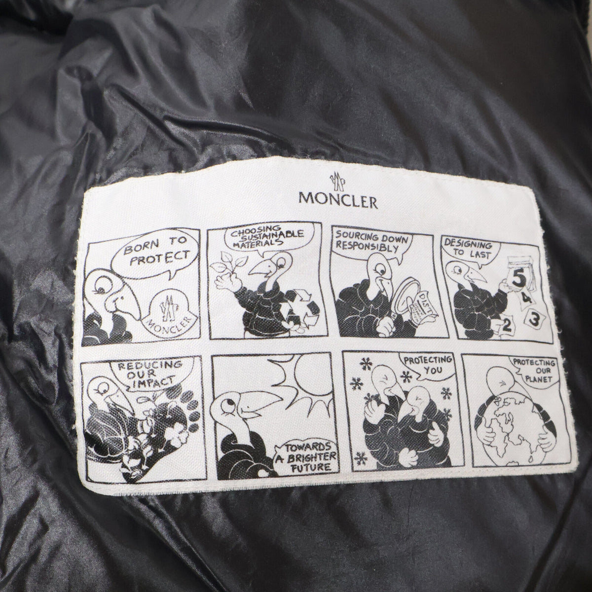 MONCLER モンクレール 新品同様 BORN TO PROTECT DAMGAN リサイクルナイロン バックレタリング ショートダウンジャケット ジャケット