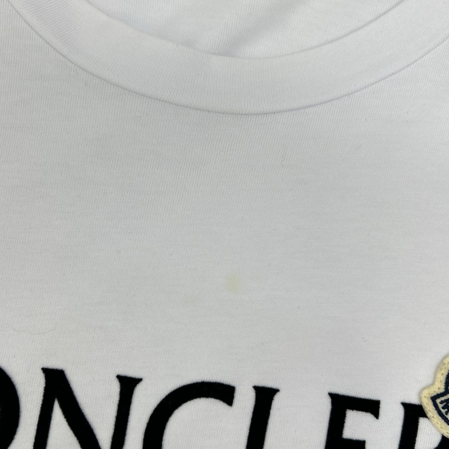 MONCLER モンクレール J20918C00024 ホワイト フロントロゴ ショートスリーブカットソー トップス