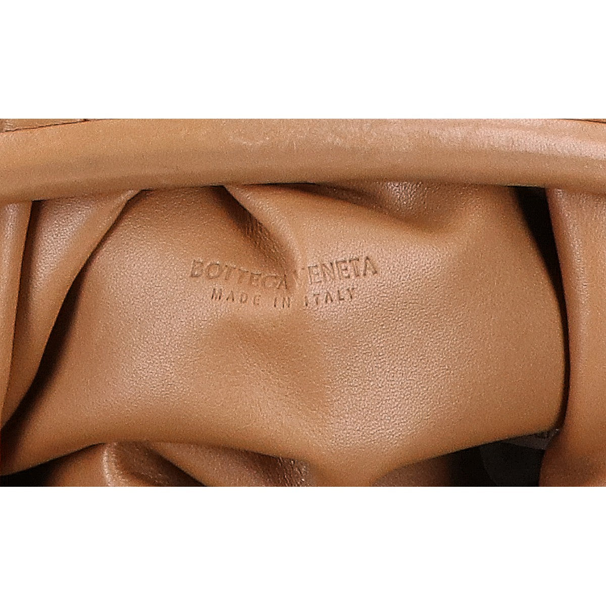 BOTTEGA VENETA ボッテガヴェネタ 585852 ミニ ザ ポーチ カーフスキン エンボスロゴ ショルダーバッグ