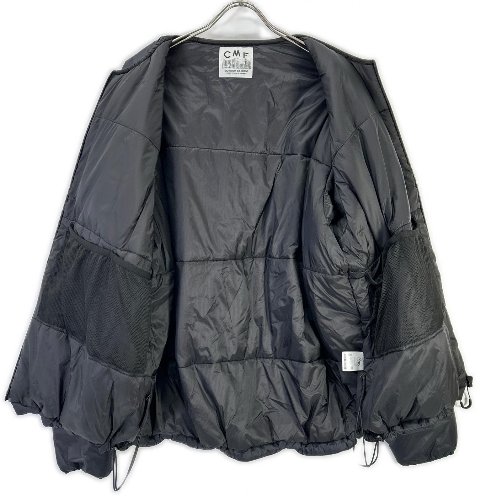 CMF シーエムエフ OUTDOORGARMENT　CMF2502-J08C ブラック PUFF SWEATER UL FULL ZIP ノーカラーパテッドジャケット ジャケット