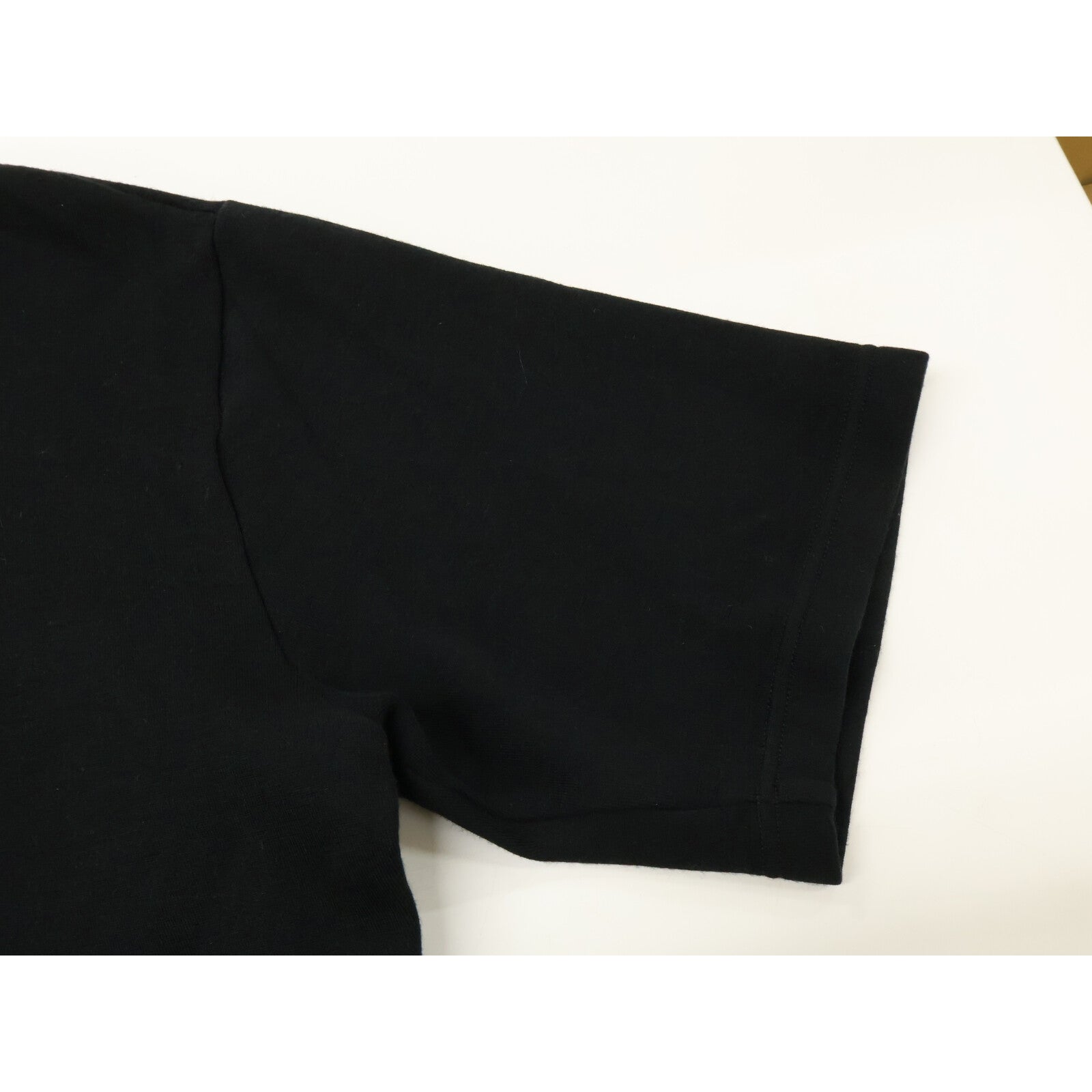 LOUIS VUITTON ルイヴィトン 【国内正規/25AW】RM252ME RWC HTY42W LVエンベリッシュド ジャージー 半袖Tシャツ トップス