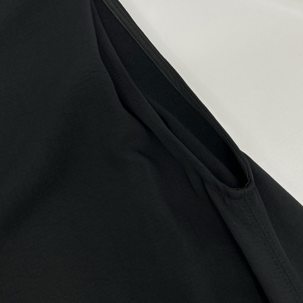 UNITED ARROWS & SONS UNITED ARROWS & SONS Black Front Center-Zip Crew-Neck Sleeveless Dress Dresses