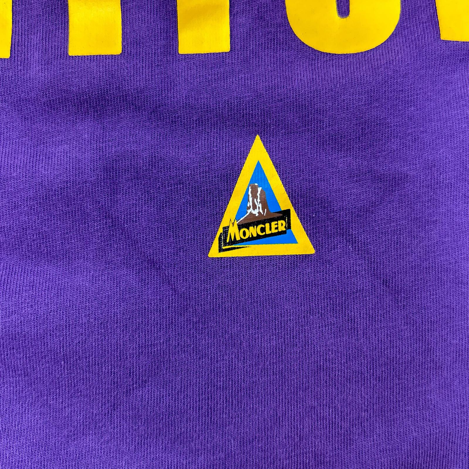 MONCLER モンクレール 19SS MAGLIA T-SHIRT パープル×イエロー コットン フロントプリント ショートスリーブカットソー トップス