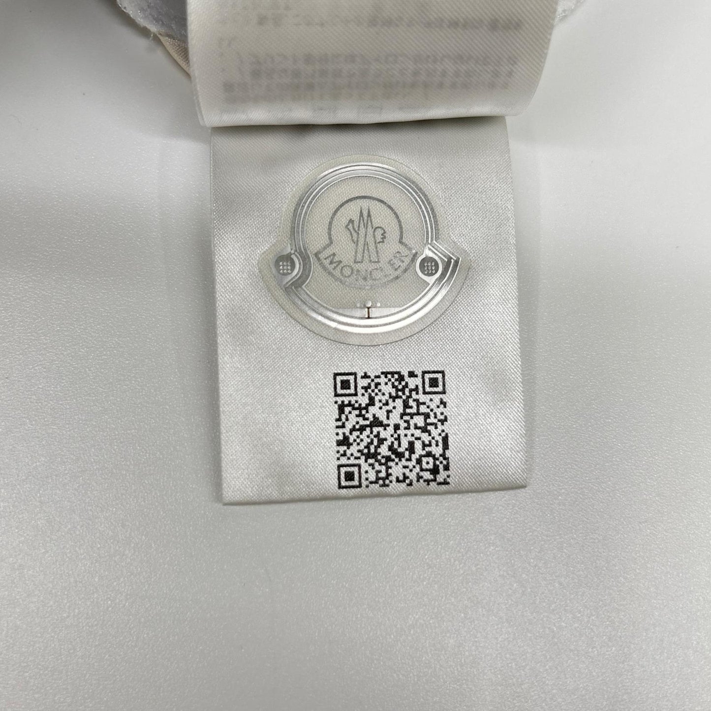 MONCLER モンクレール 22年製 ホワイト MAGLIA T-SHIRT ラバーワッペンTシャツ トップス