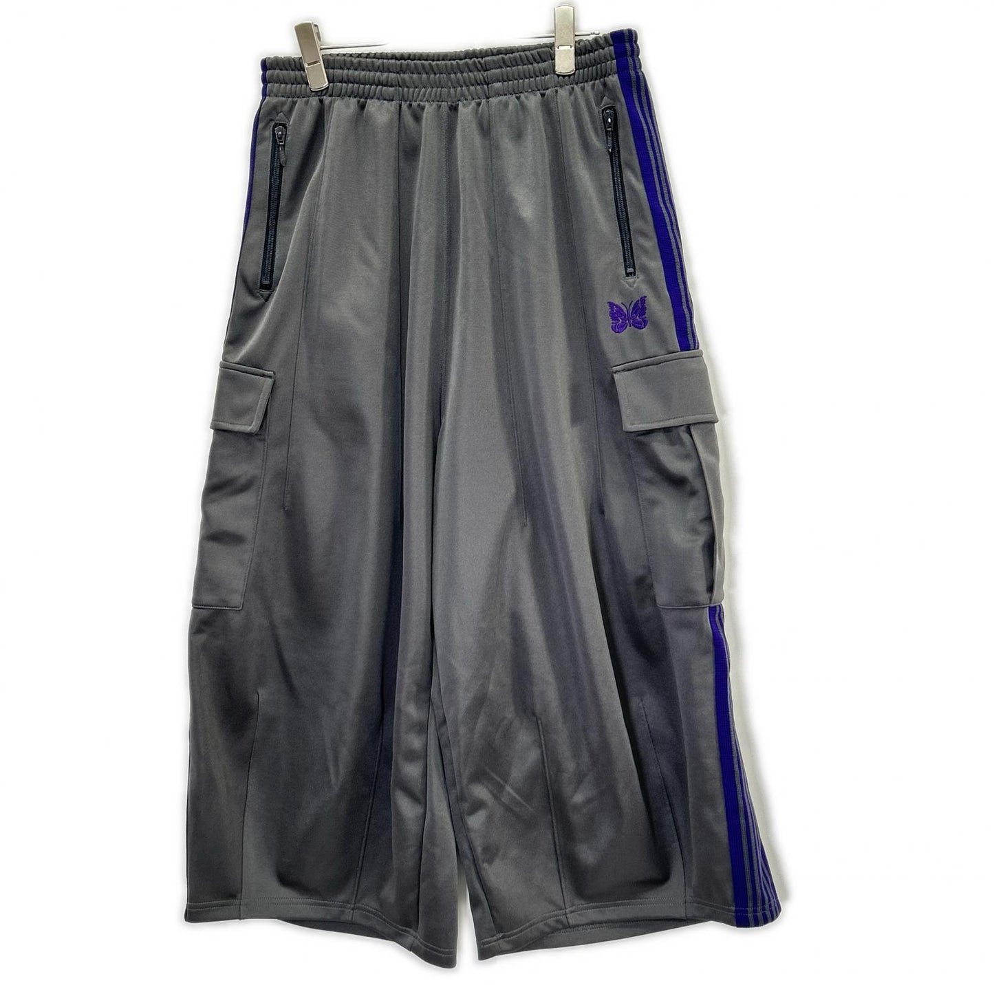 needles ニードルズ LHP別注 25SS PU1631 グレー×パープル ポリエステル パピヨン刺繍 カーゴポケット H.D.TRACK PANT/ヒザデルトラックパンツ ボトムス