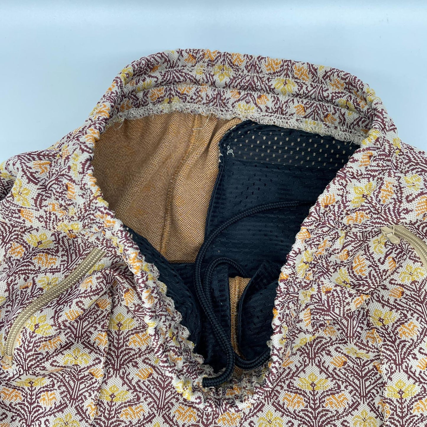 needles ニードルズ MR283 ベージュ ポリエステル パピヨン刺繍 アラベスクジャガード TRACK PANT - POLY JQ ボトムス