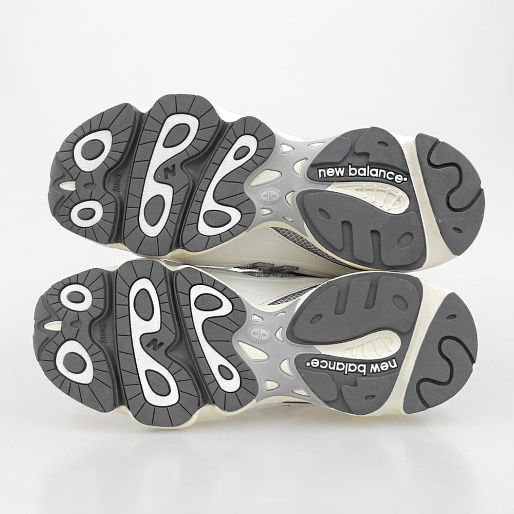 NEW BALANCE ニューバランス 新品同様 1000 スニーカー シューズ メンズ ホワイト グレー 25cm M1000MEW シューズ