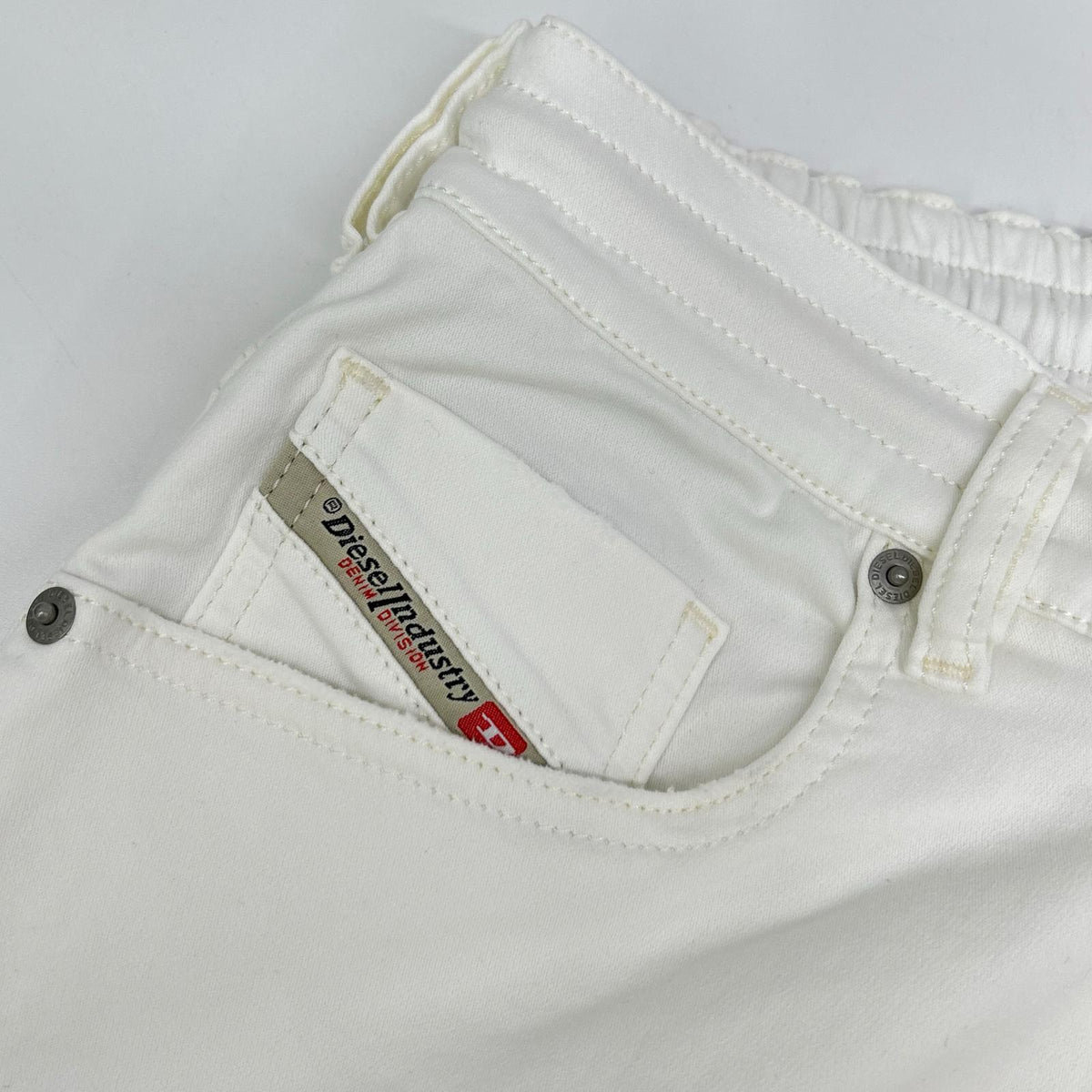 DIESEL ディーゼル 25SS 068HX ホワイト D-Krooley Joggjeans ジョグジーンズ パンツ ボトムス