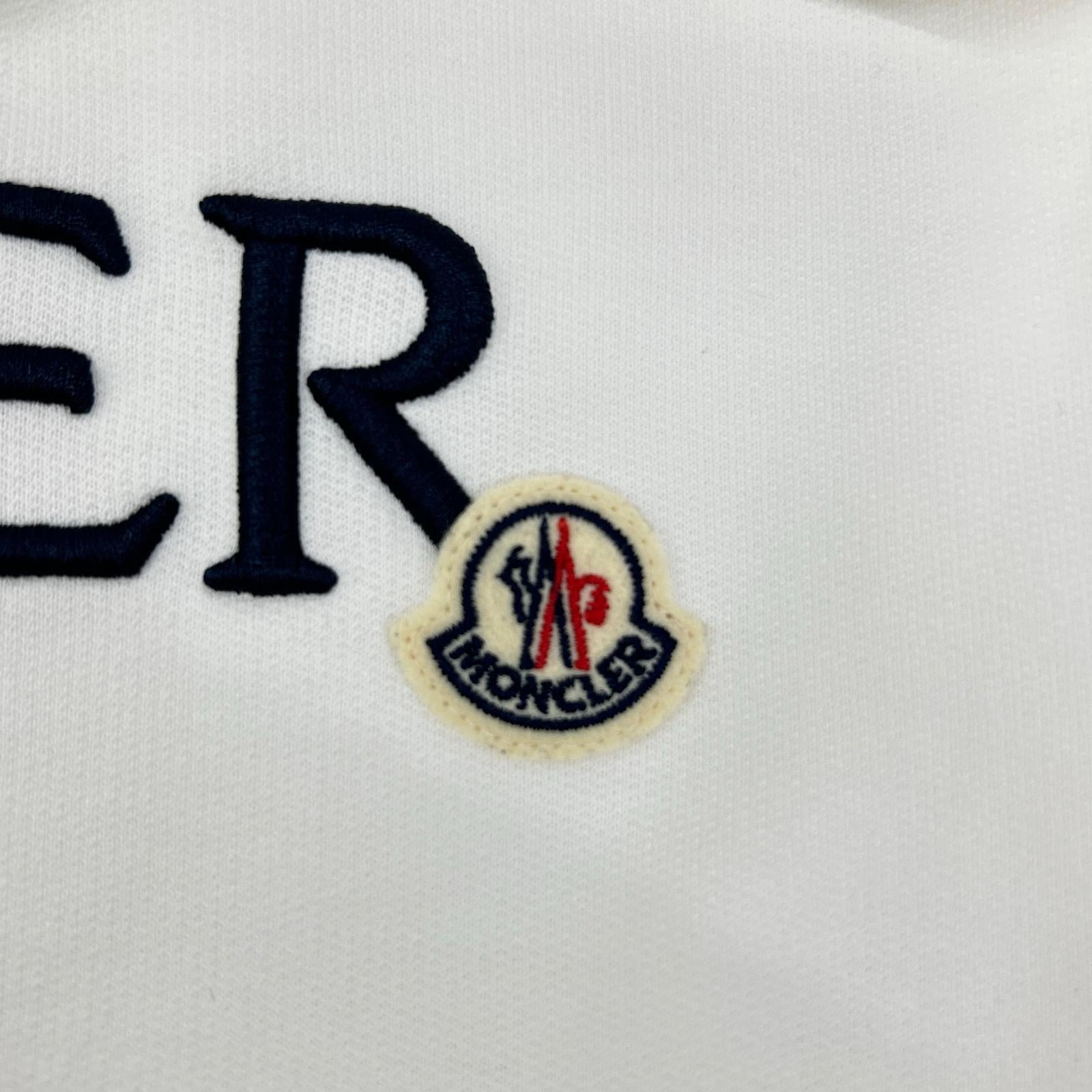 MONCLER モンクレール 23年製 ホワイト ロゴ HOODIE SWEATER プルオーバーパーカー トップス