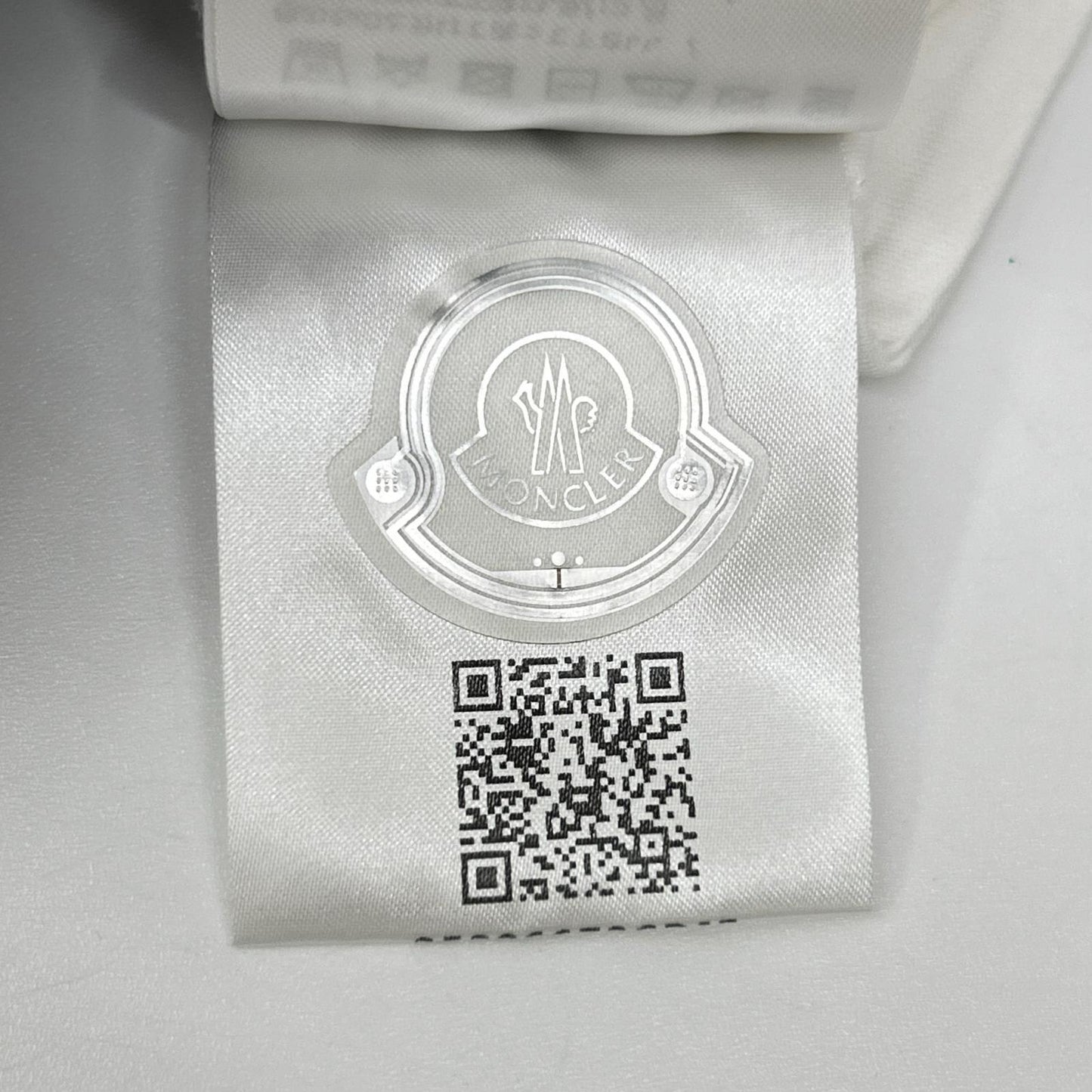 MONCLER モンクレール 23年製 ホワイト ロゴ HOODIE SWEATER プルオーバーパーカー トップス