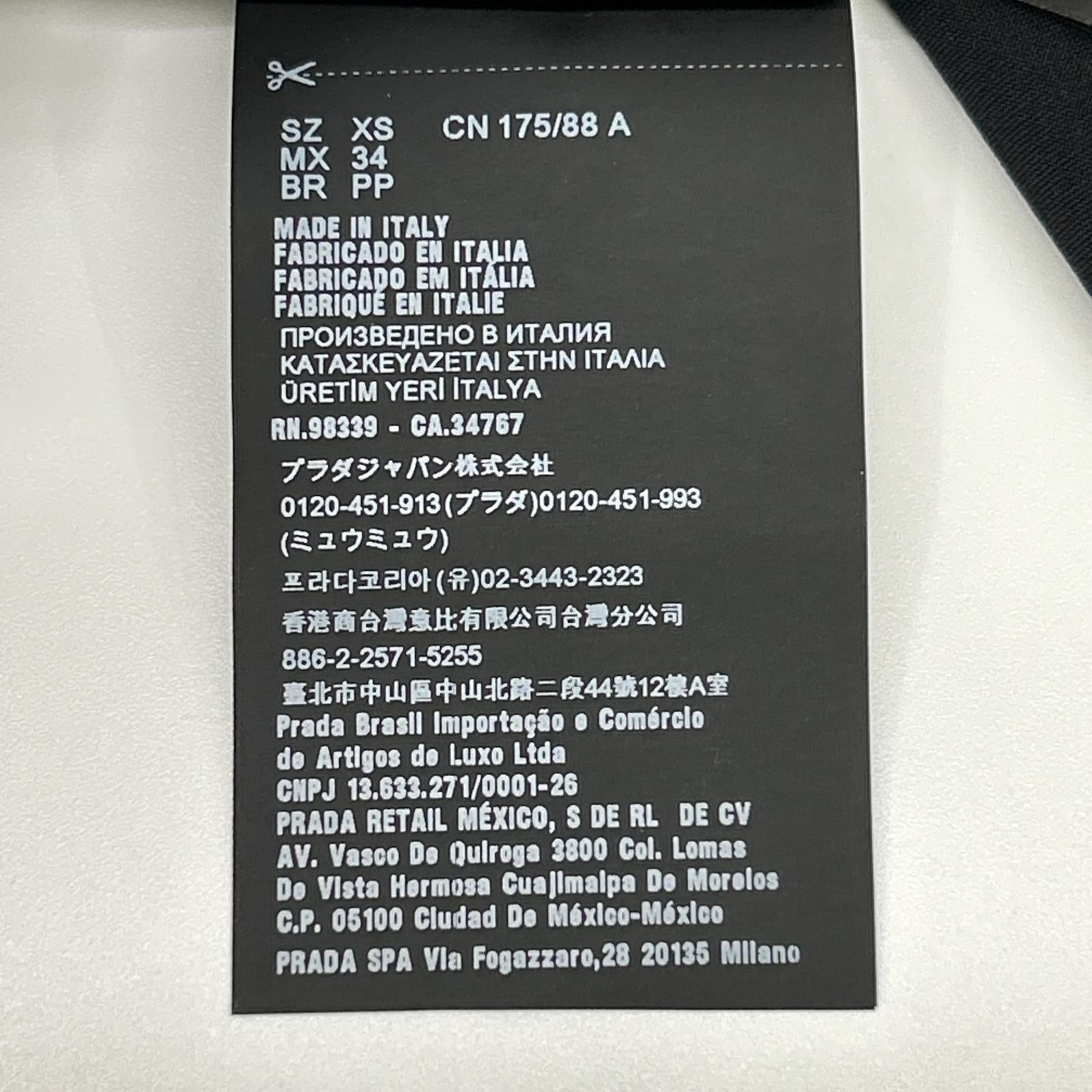 PRADA プラダ 21年製 UJL188 ブラック トライアングルプレート ジオメトリック ストレッチ カットソー トップス