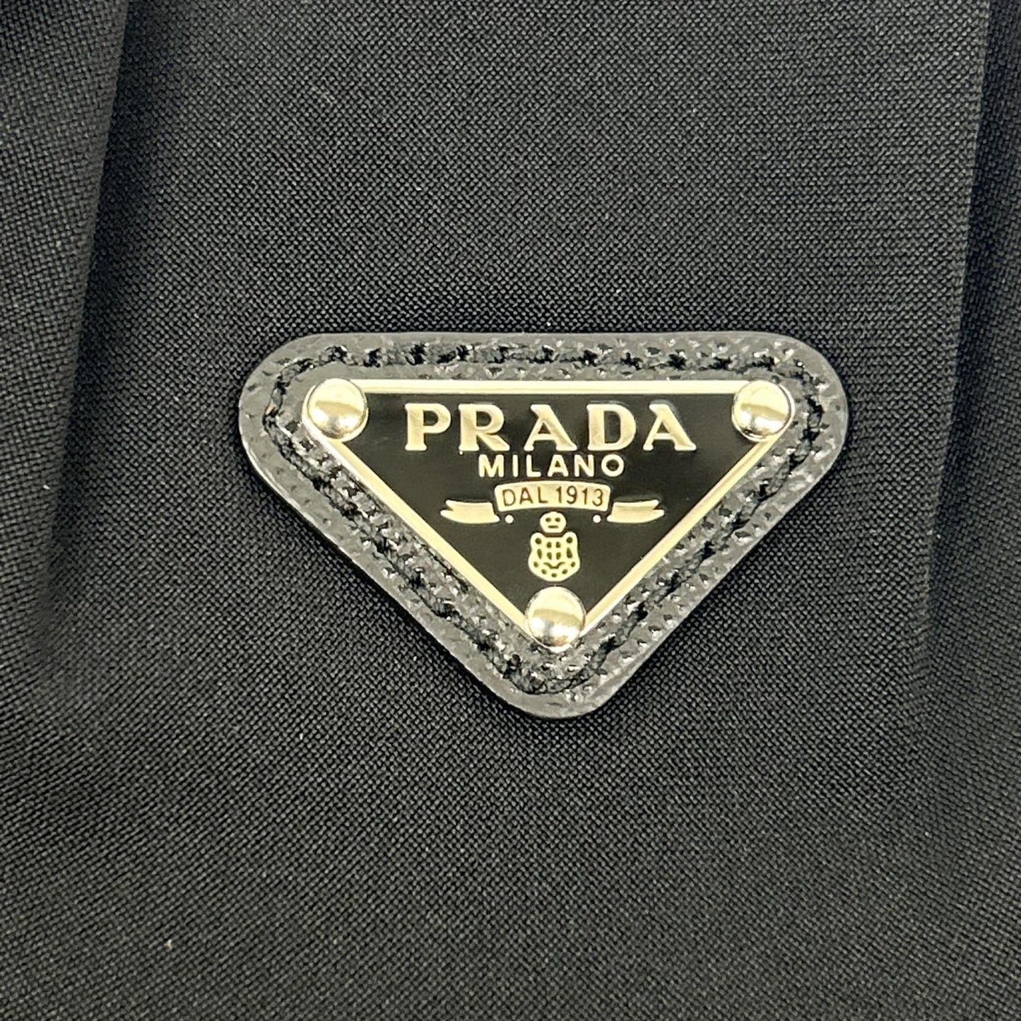 PRADA プラダ 21年製 UJL188 ブラック トライアングルプレート ジオメトリック ストレッチ カットソー トップス