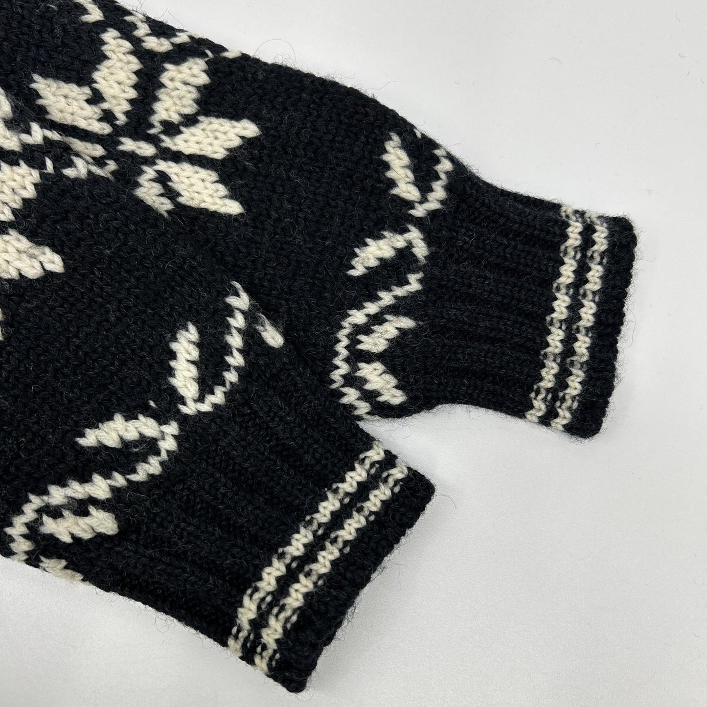 MONCLER モンクレール アイボリー×ブラック ノルディック柄 MAGLIONE TRICOT CARDIGAN カウチンニット トップス
