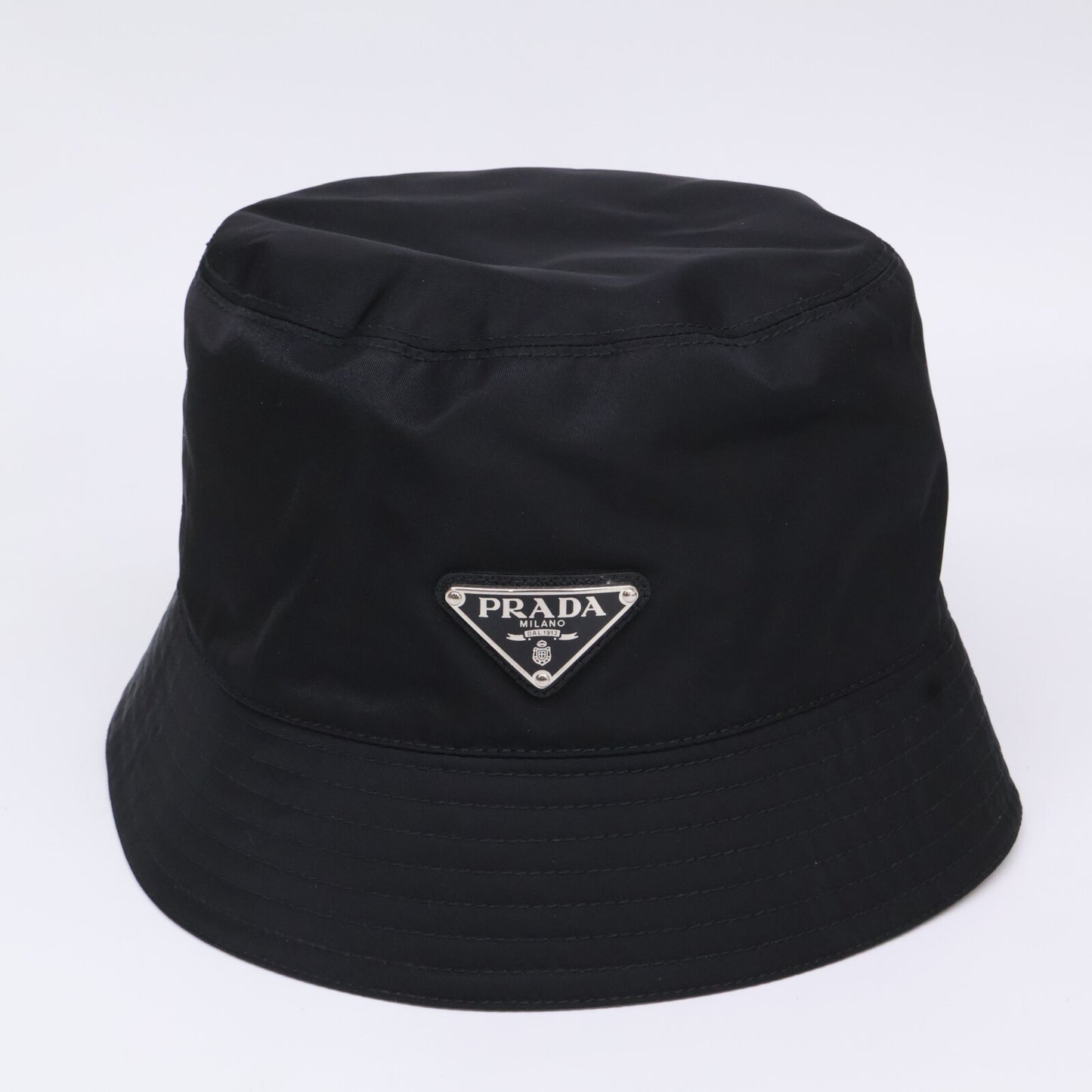 PRADA プラダ 【美品】2HC137 2DMI Re-Nylon トライアングルプレート ナイロン バケットハット 帽子