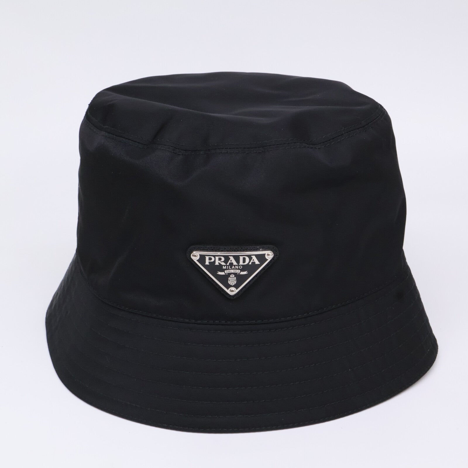 PRADA プラダ 【美品】2HC137 2DMI Re-Nylon トライアングルプレート ナイロン バケットハット 帽子