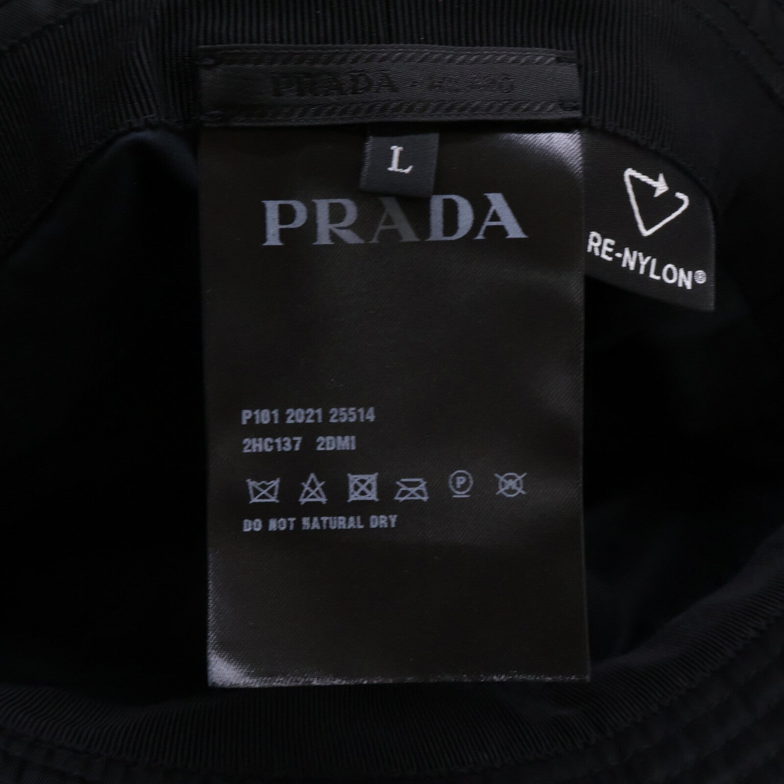 PRADA プラダ 【美品】2HC137 2DMI Re-Nylon トライアングルプレート ナイロン バケットハット 帽子
