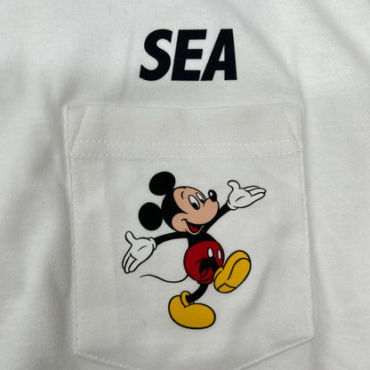 WIND AND SEA ウィンダンシ― ×Disney WDS-C-DSNY-25-Q4-04 ホワイト ミッキープリント ショートスリーブポケットカットソー トップス