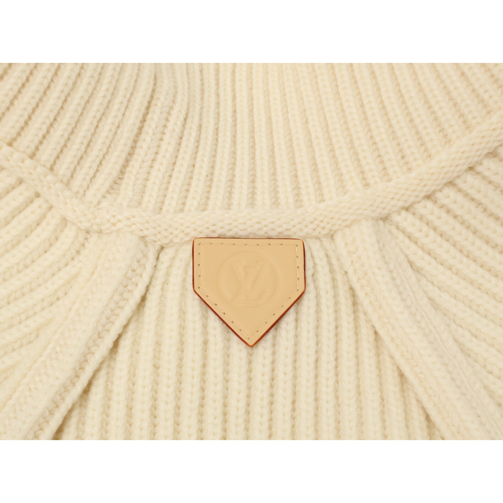 LOUIS VUITTON Louis Vuitton 【Excellent condition/domestic authentic/2025 model】 RW251WW QJB FSKW05 LV logo leather patch rib-knit high-neck short-sleeve sweater top