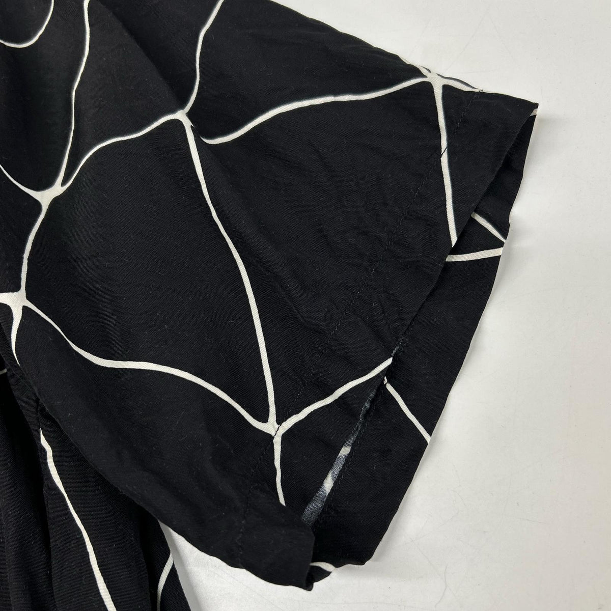 NEXUSVII. NexusVII. black rayon SPIDER-WEB HAWAIIAN SHIRT open-collar shirt top