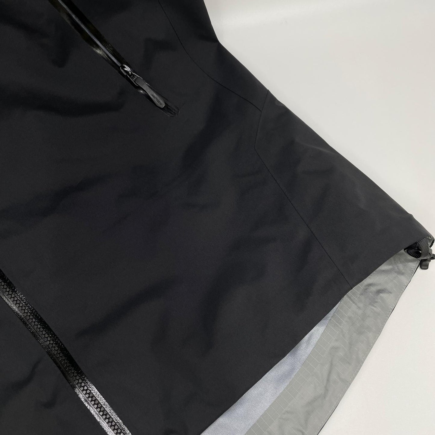 ARC'TERYX アークテリクス 2025 X000010513 Black GORE-TEX Beta Jacket Jacket