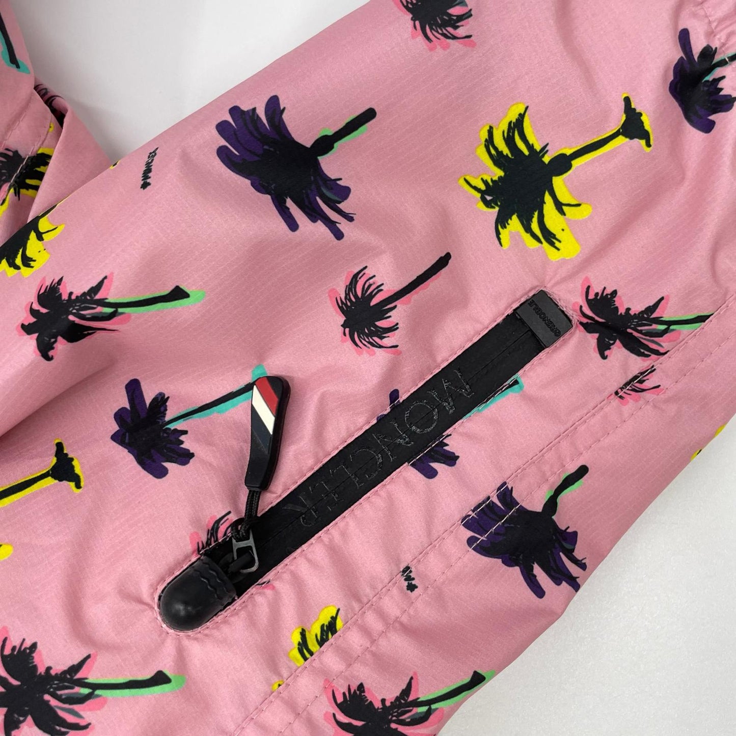 MONCLER モンクレール 【GRENOBLE】21年製 VALLONET ピンク ナイロン パームツリープリント アノラックフーディプルオーバー トップス