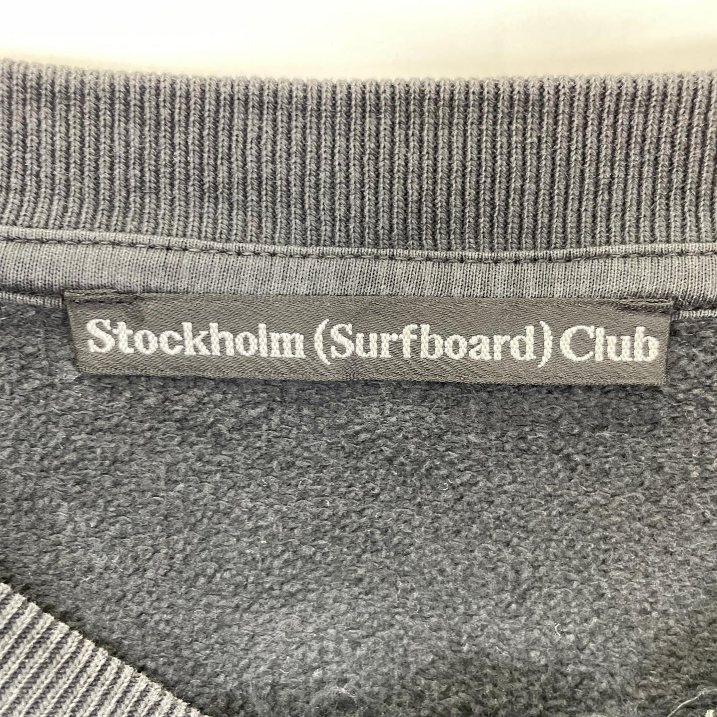 Stockholm Surfboard Club ストックホルムサーフボードクラブ 4220900191 ウォッシュブラック コットン クルーネック スウェットプルオーバー トップス