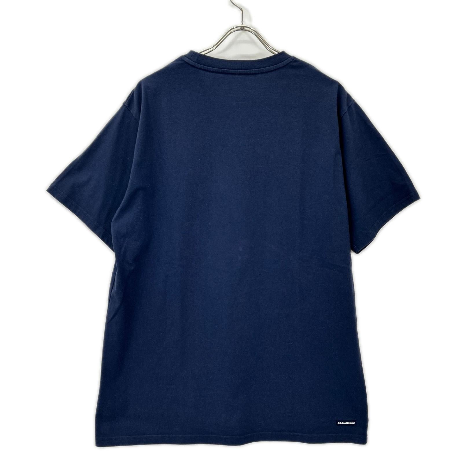 F.C.Real Bristol エフシーリアルブリストル FCRB-210064 ネイビー×ホワイト コットン混 ロゴプリント ショートスリーブカットソー トップス