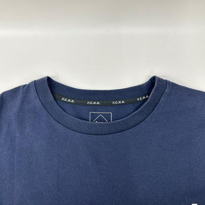 F.C.Real Bristol エフシーリアルブリストル FCRB-210064 ネイビー×ホワイト コットン混 ロゴプリント ショートスリーブカットソー トップス