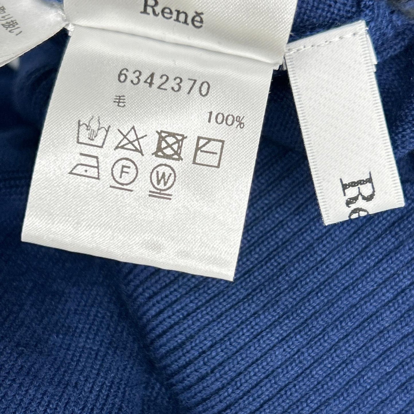 Rene ルネ 6342370 ネイビー ウール ロゴプレート タートルネックニットトップス トップス
