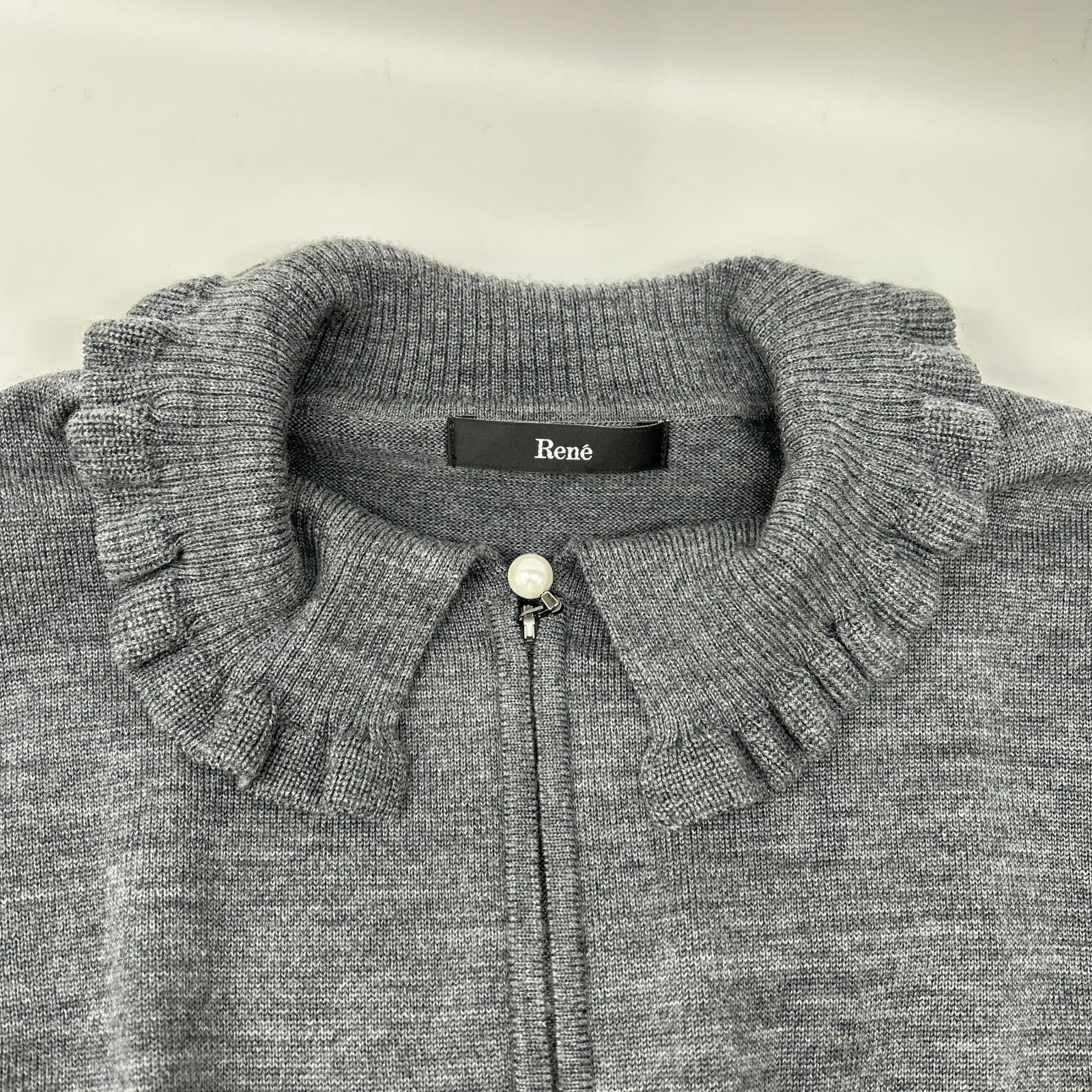 Rene ルネ 24AW 5442040 グレー ウール フリルデザイン ハイネックジップアップニット トップス