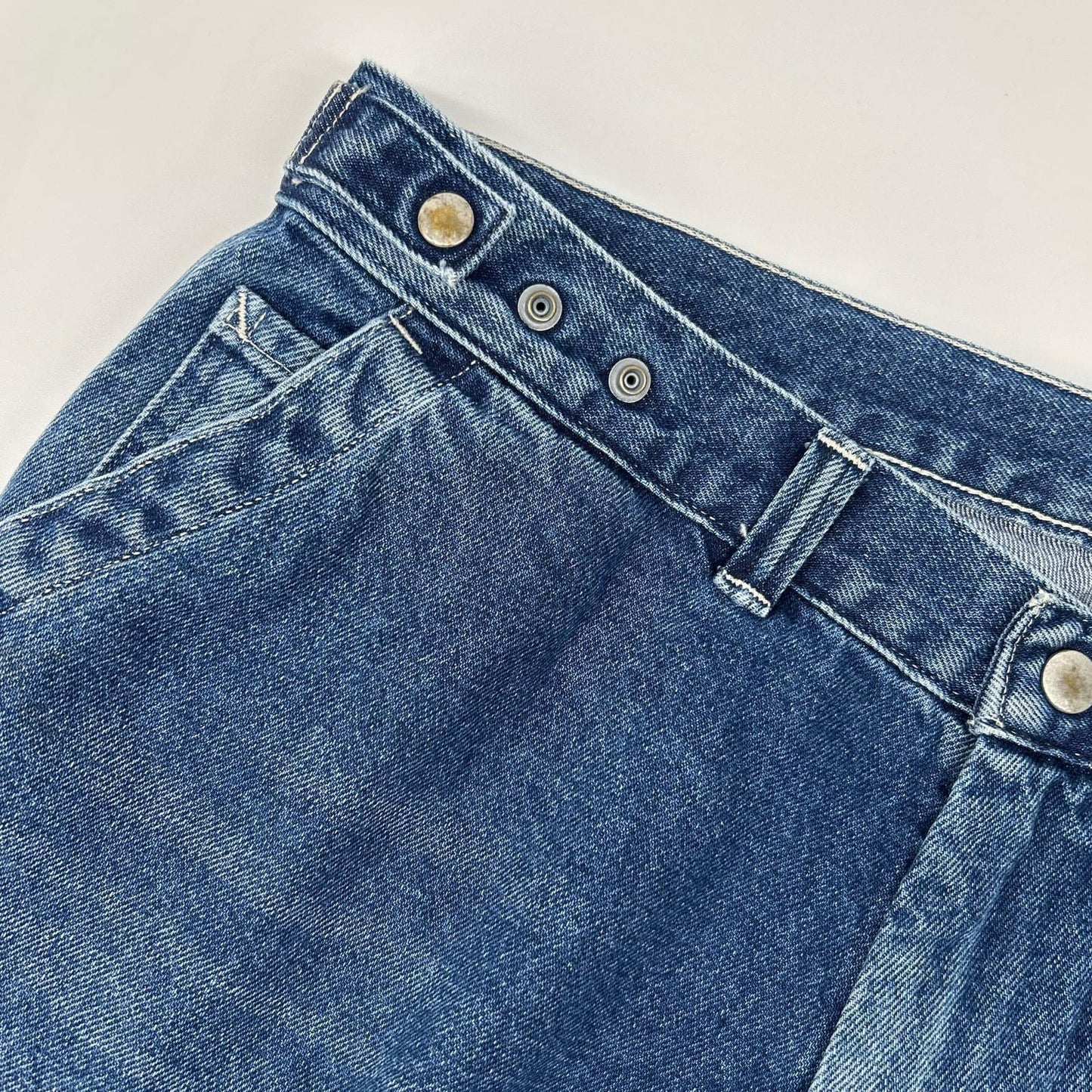 Ordinary fits オーディナリーフィッツ ブルー コットン ユーズド加工 デニム ワイド ベルパンツ ボトムス