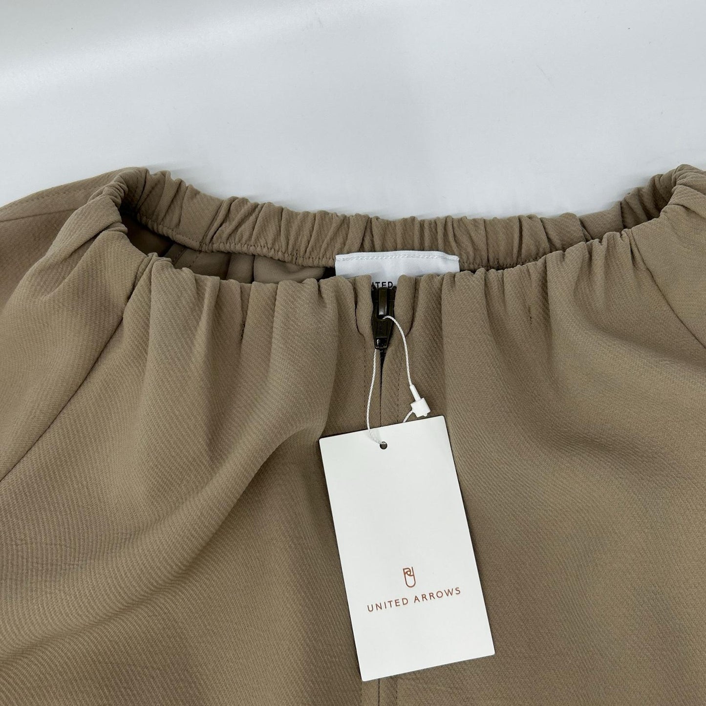 UNITED ARROWS ユナイテッドアローズ 1522-199-5365 ベージュ COMFY ギャザー ノーカラー ジップアプブルゾン トップス