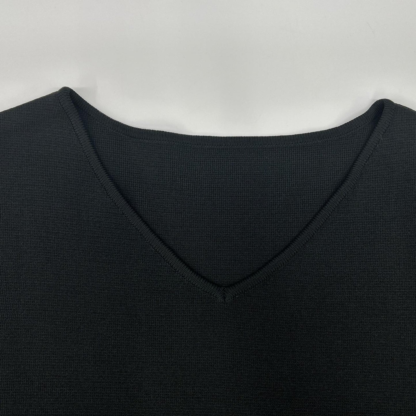 ADORE アドーア ブラック Vネック ドライストレッチ フリルヘム トップス トップス