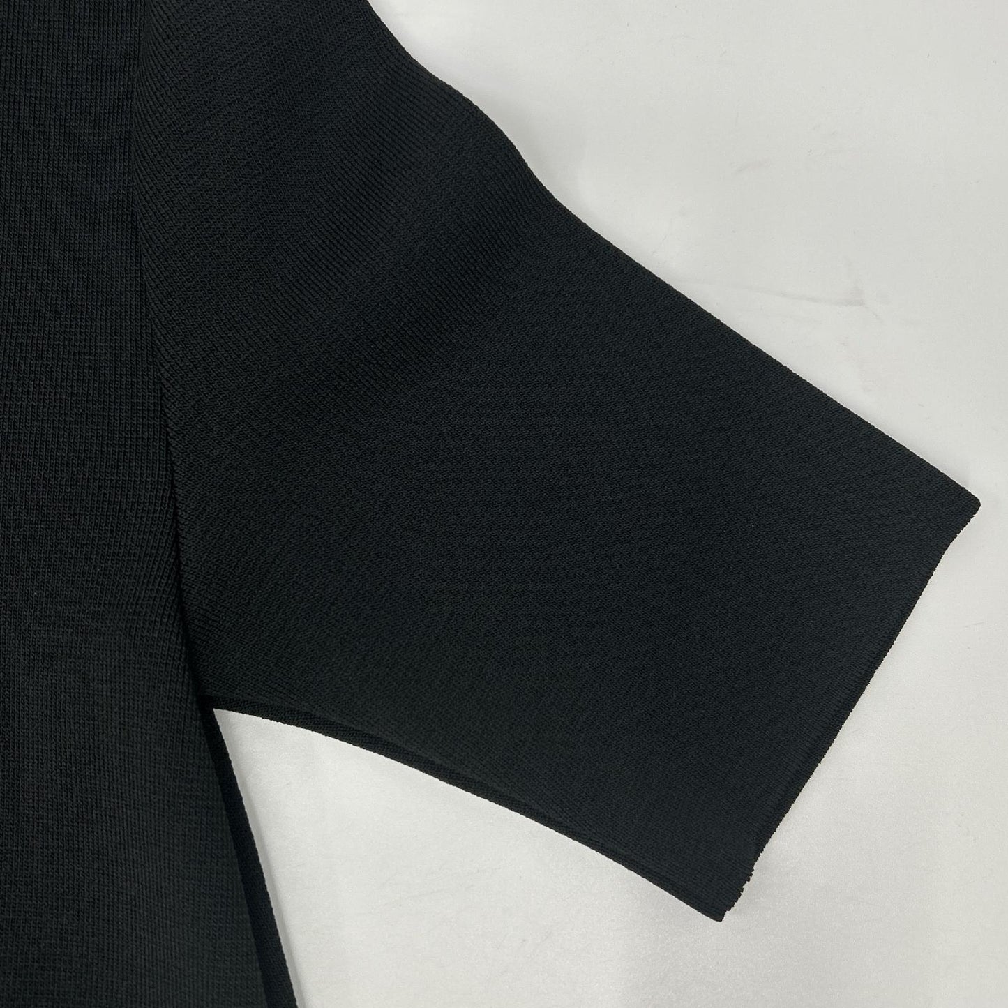 ADORE アドーア ブラック Vネック ドライストレッチ フリルヘム トップス トップス
