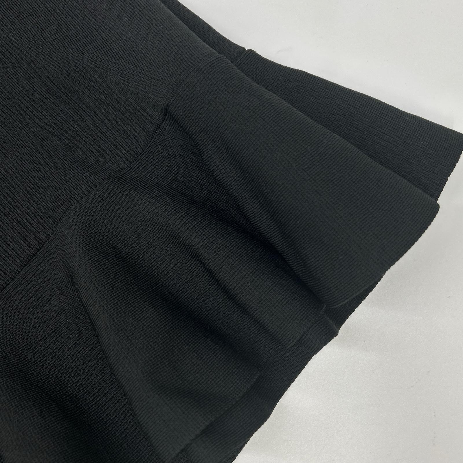 ADORE アドーア ブラック Vネック ドライストレッチ フリルヘム トップス トップス