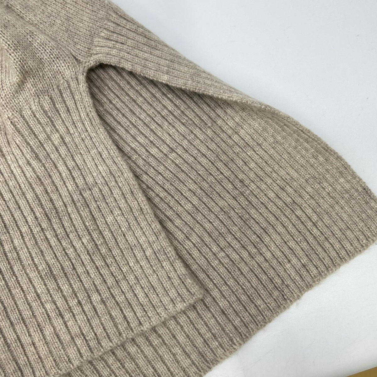 GALLARDAGALANTE ガリャルダガランテ GGZ1052305A0007 Beige Wool-Blend Hoodie Set V-Neck Knit Pullover Top