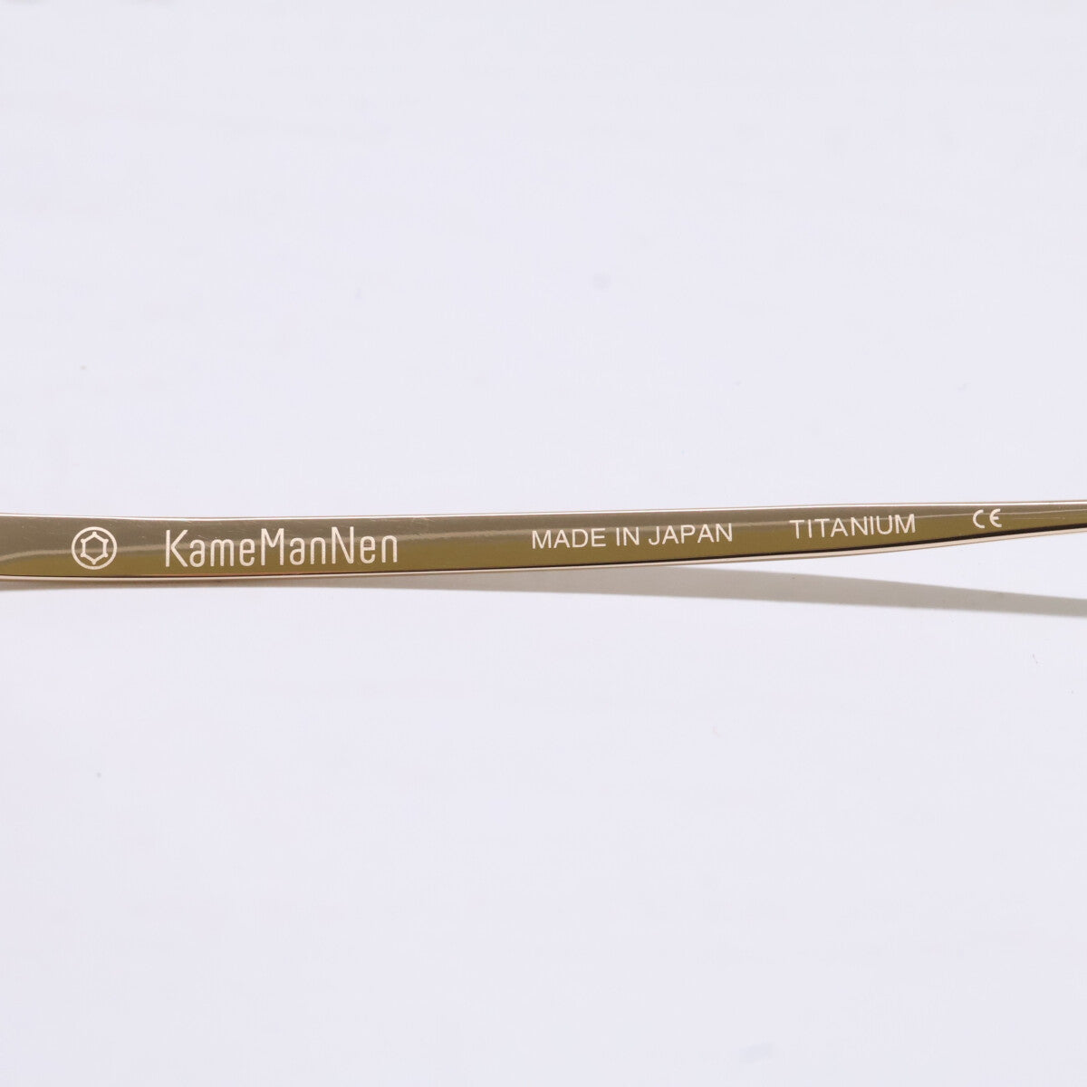 KameManNen KameManNen Like-New KMN9919 GD Lensless Strawberry-Shape Eyewear Glasses