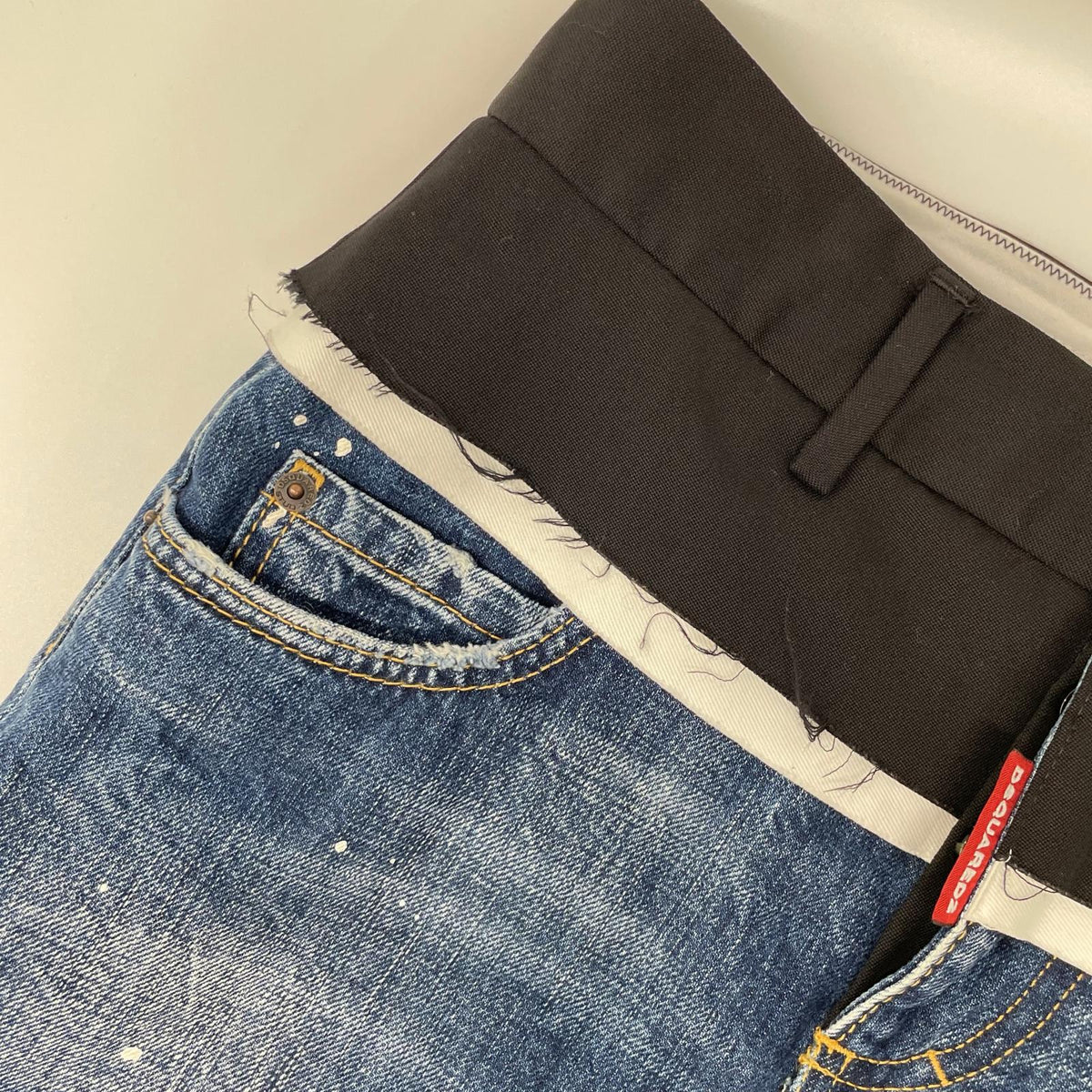 DSQUARED2 ディースクエアード 24年製 S75MA0957 ブルー 素材切り替え ペイント デニムスカート ボトムス