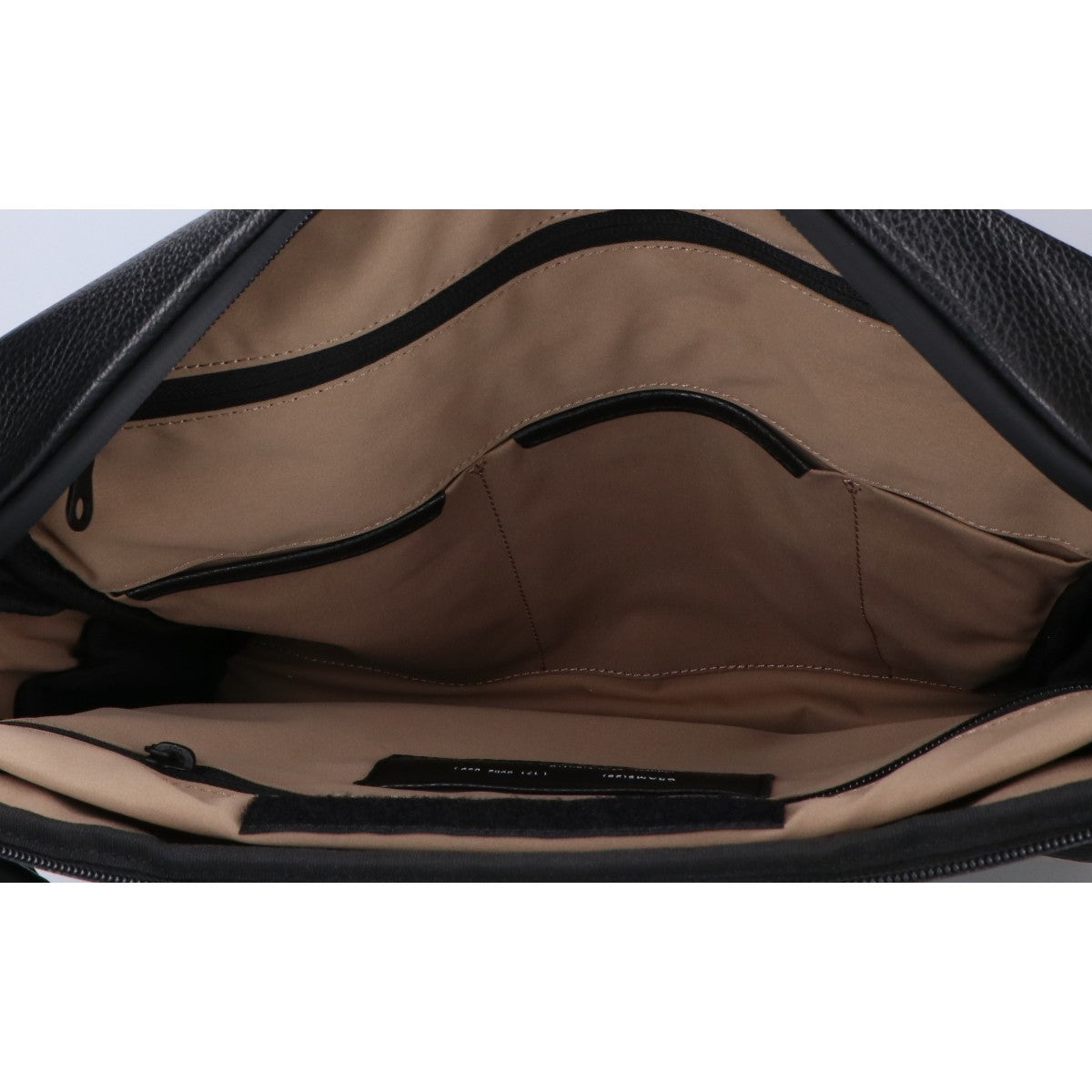 GRAMS28 グラムス28 【美品】イタリアンペブルドレザー 171 ラップトップ クロスボディ ショルダーバッグ