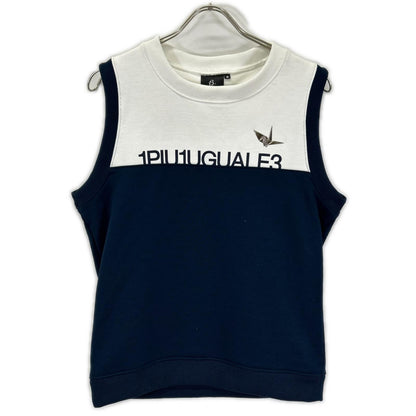 1piu1uguale3 ウノピゥウノウグァーレトレ 【GOLF】【×戸賀敬城】GRB029-POE308 ブルー×ホワイト POLY SWEAT VEST TOGA LIMITED MODEL ベスト ベスト